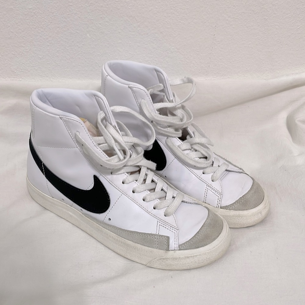 black and white Nike Blazer Mid '77 Vintage